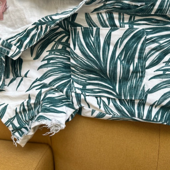 Range Romper in Oasis Palm 🌴 - Picture 7 of 9